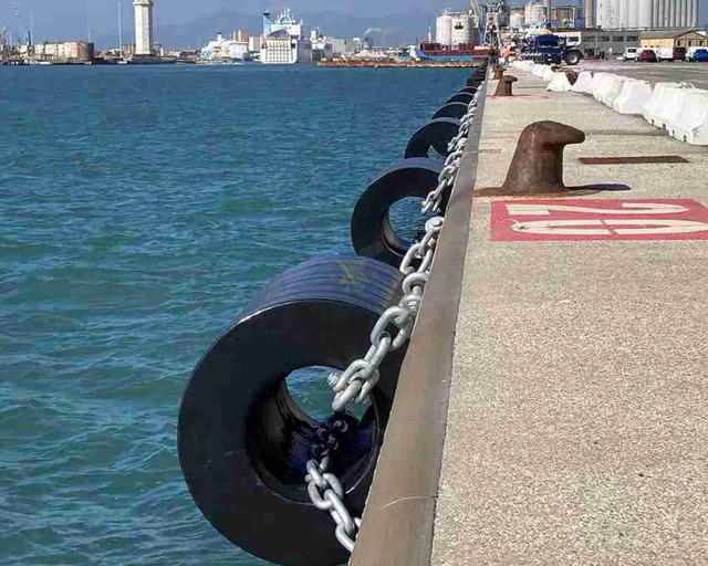 Jier Marine Cylindrical Fender para sa Port of Massawa, Eritrea FP