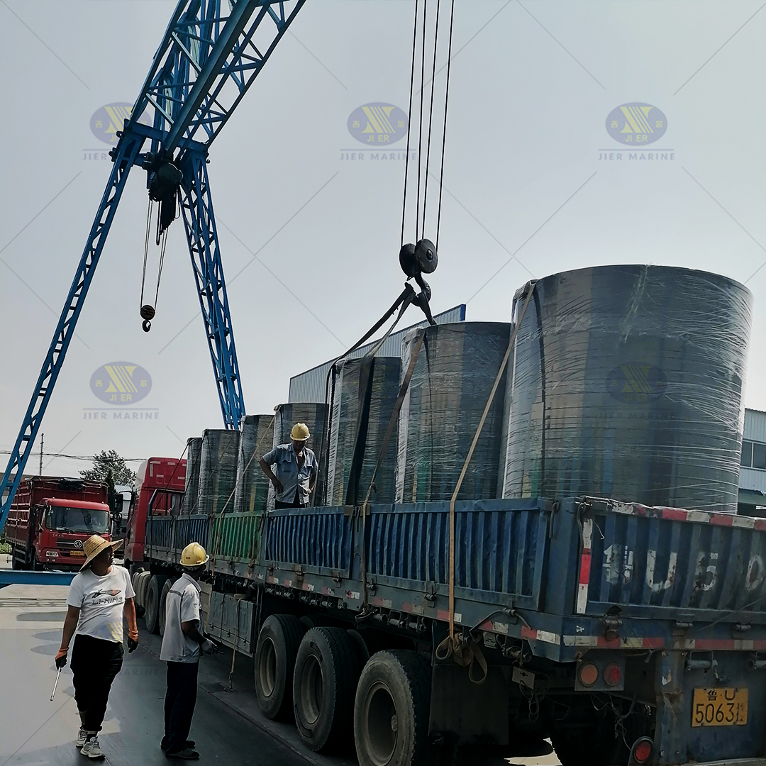 Ang Jier Marine Cylindrical Fenders ay handa na para sa pag -install (1)