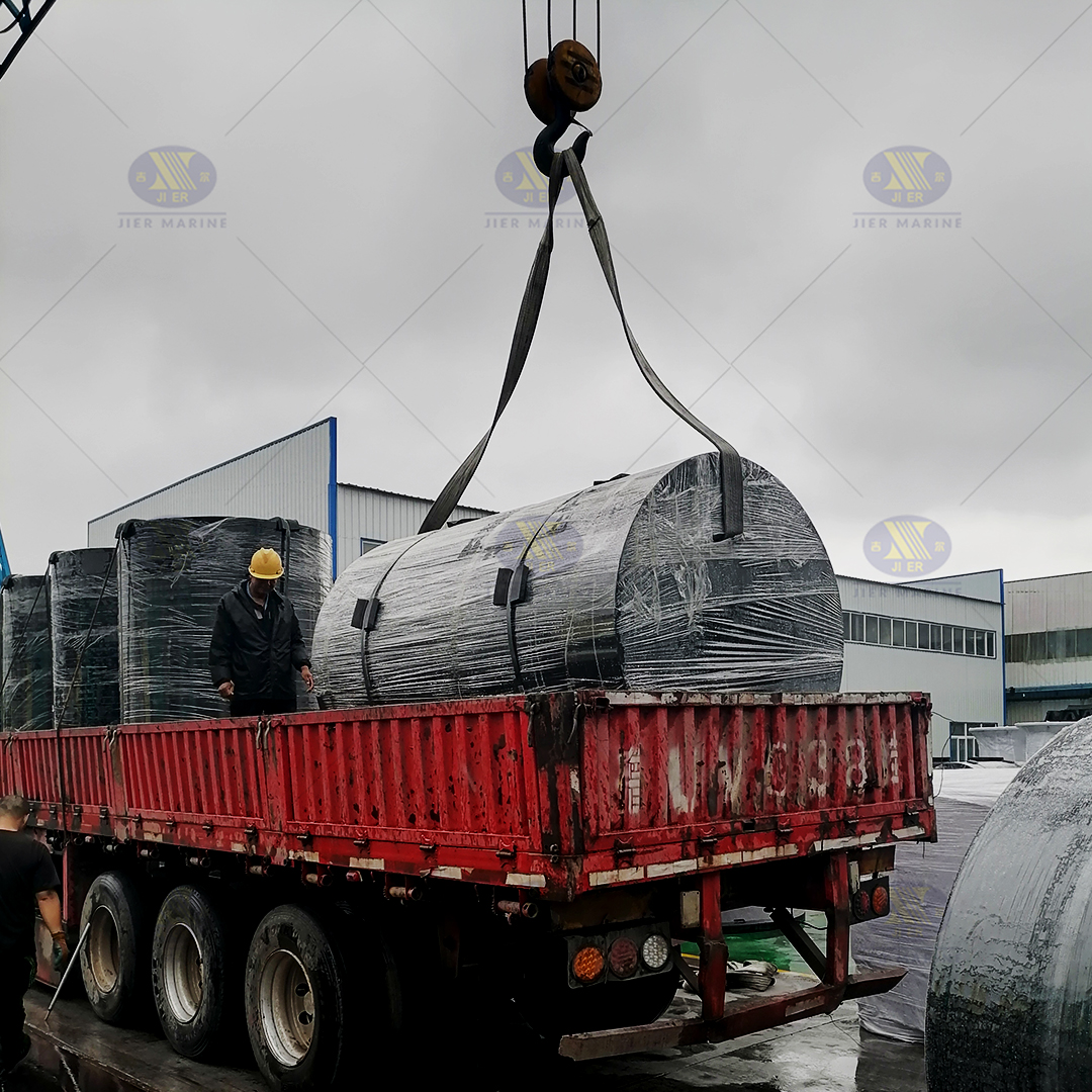 Ang Jier Marine Cylindrical Fenders ay handa na para sa pag -install (8)