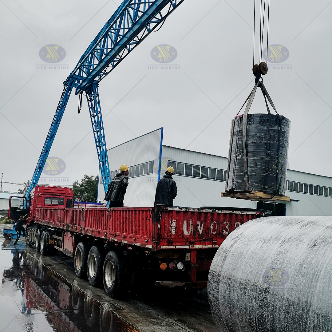 Ang Jier Marine Cylindrical Fenders ay handa na para sa pag -install (7)